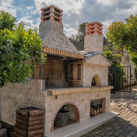 Luxury Garden - Elegant Rural Retreat, Heated Pool Foinikia (Crete)
