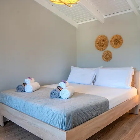 Luxury Garden - Elegant Rural Retreat, Heated Pool * Foinikia (Crete)