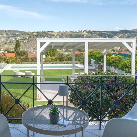 Luxury Garden - Elegant Rural Retreat, Heated Pool * Foinikia (Crete)