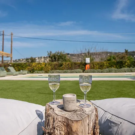 Βίλα Luxury Garden - Elegant Rural Retreat, Heated Pool *